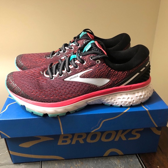 black and pink brooks